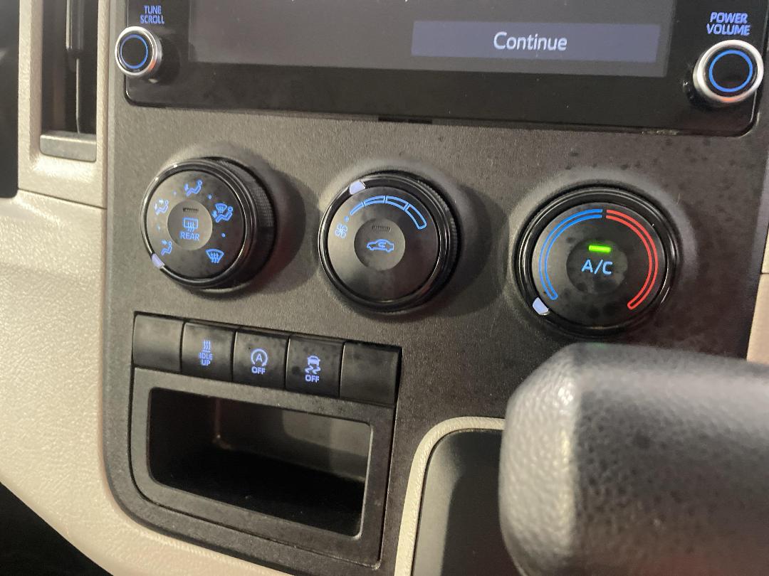 Photo '29' of Toyota Hiace