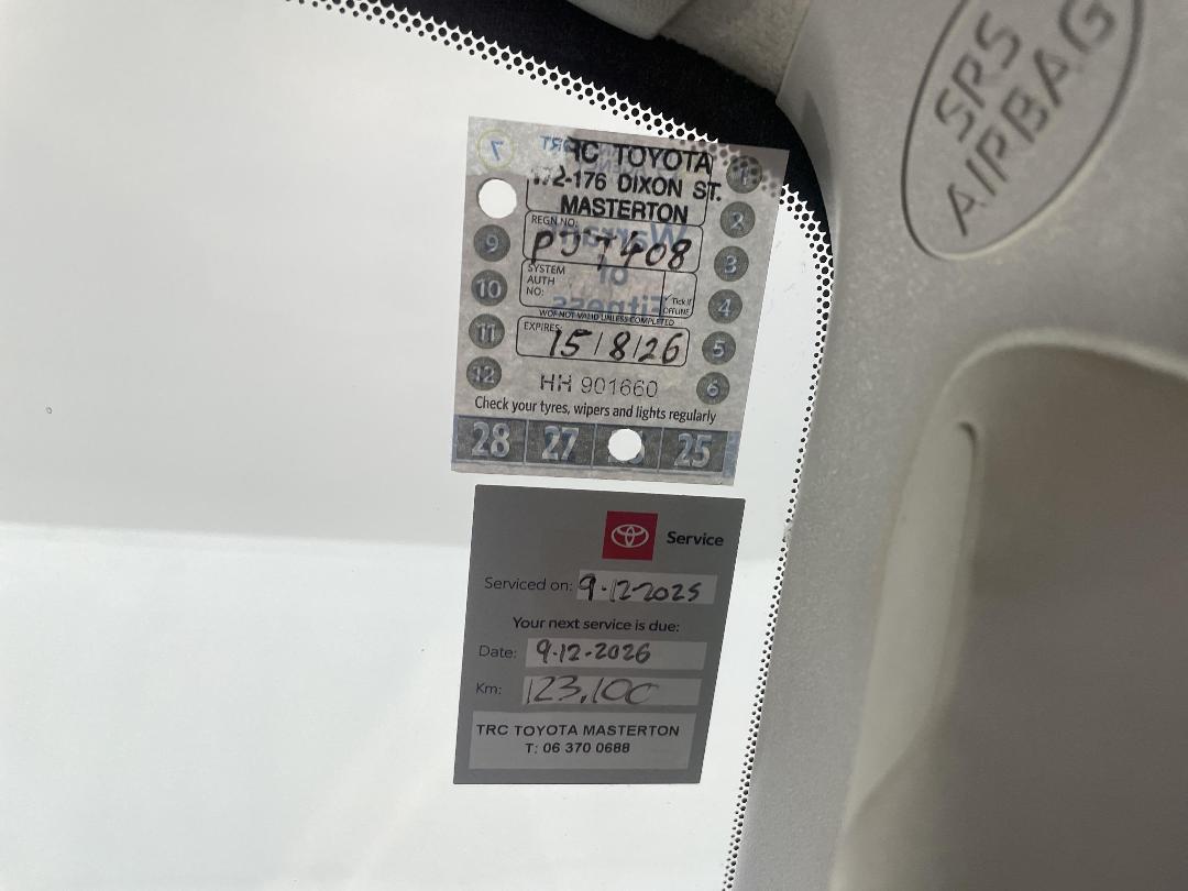 Photo '32' of Toyota Hiace