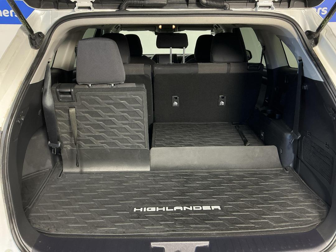 Photo '14' of Toyota Highlander Photo '14' of Toyota Highlander