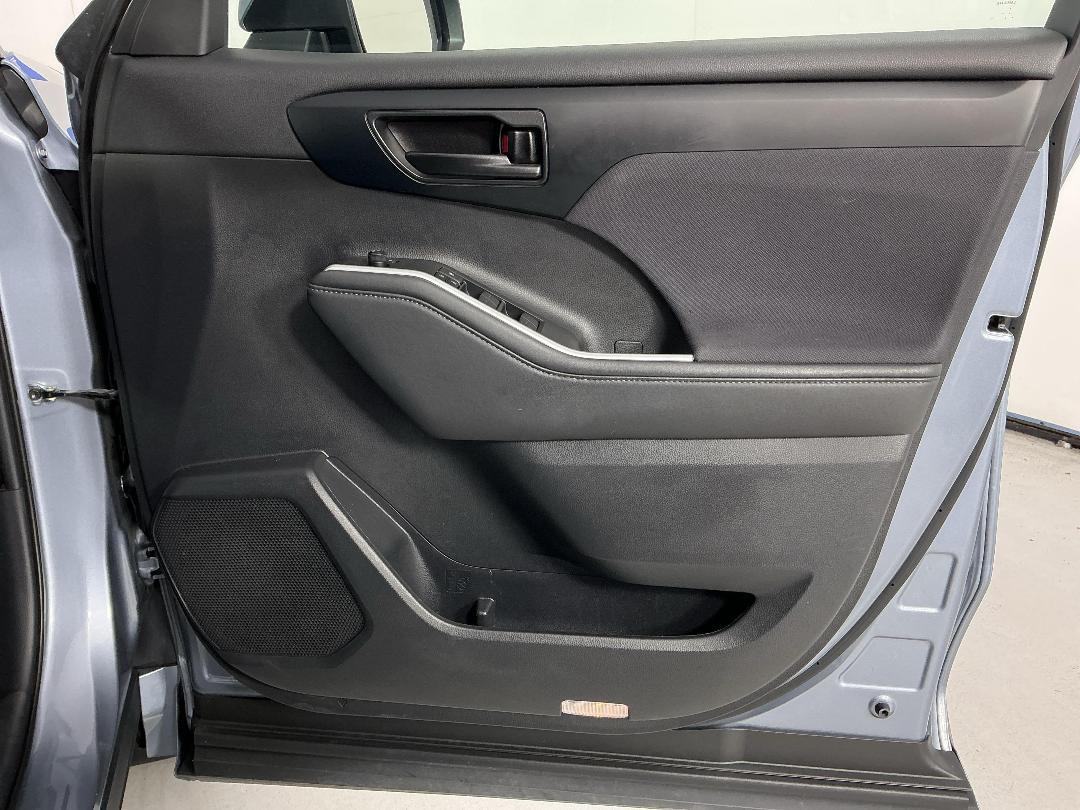 Photo '15' of Toyota Highlander Photo '15' of Toyota Highlander