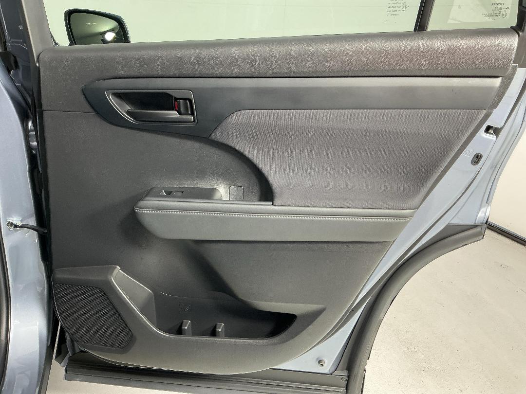 Photo '19' of Toyota Highlander Photo '19' of Toyota Highlander