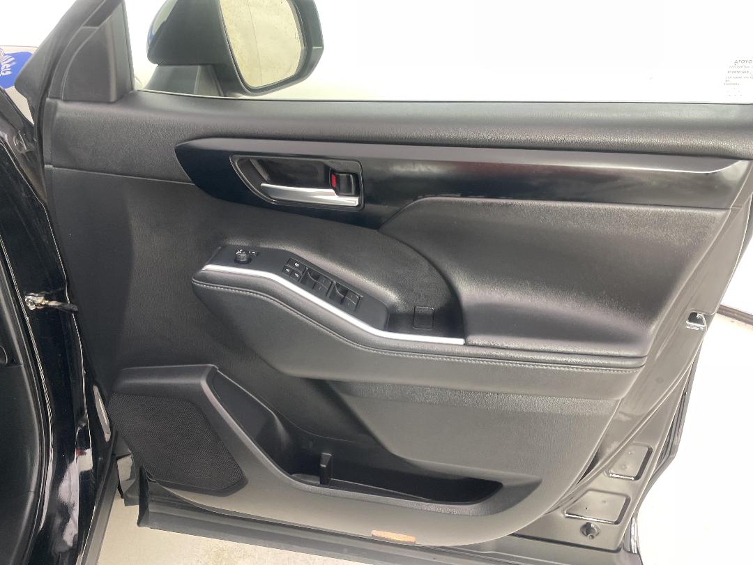 Photo '15' of Toyota Highlander Photo '15' of Toyota Highlander