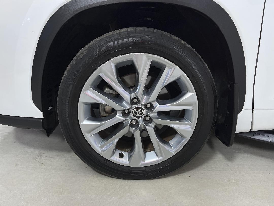 Photo '10' of Toyota Highlander Photo '10' of Toyota Highlander