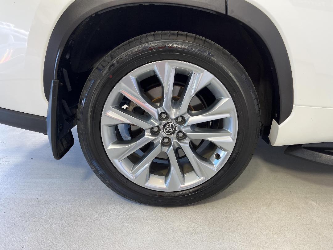 Photo '12' of Toyota Highlander Photo '12' of Toyota Highlander