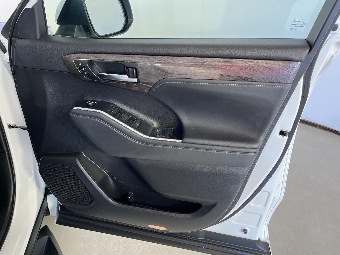 Photo '15' of Toyota Highlander Photo '15' of Toyota Highlander