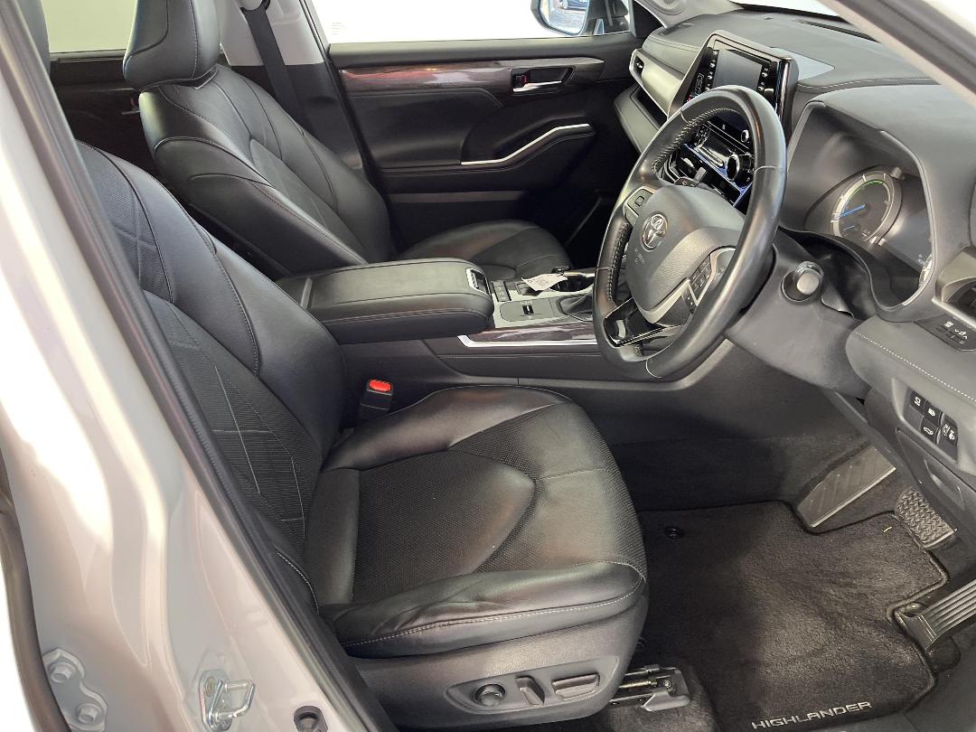 Photo '16' of Toyota Highlander Photo '16' of Toyota Highlander