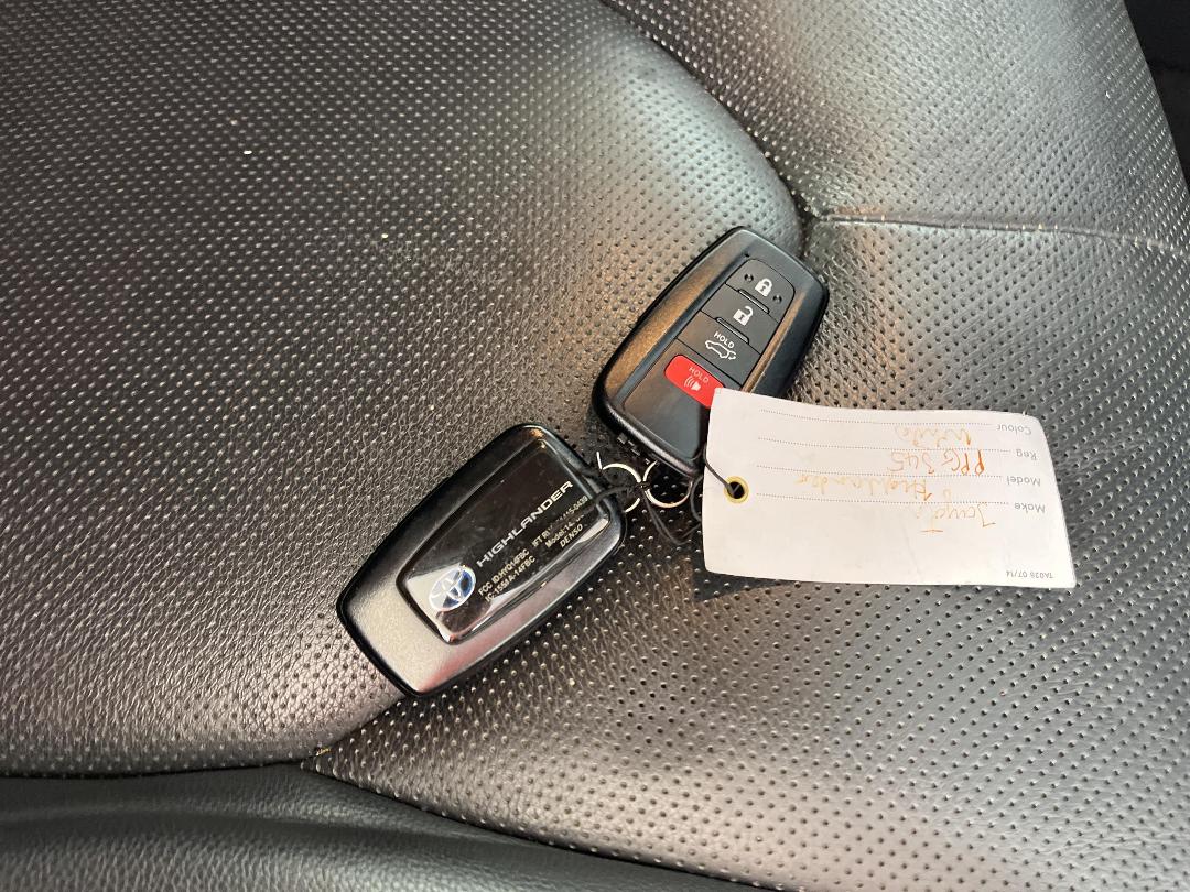 Photo '22' of Toyota Highlander Photo '22' of Toyota Highlander