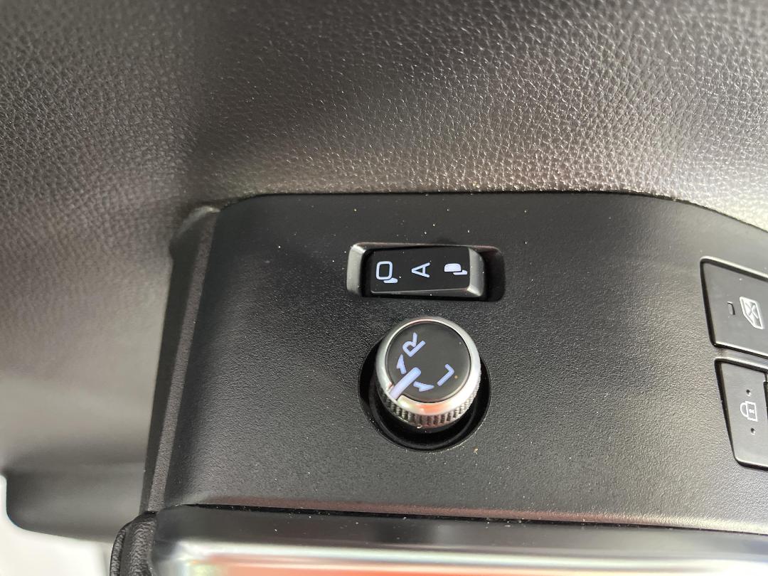 Photo '24' of Toyota Highlander Photo '24' of Toyota Highlander