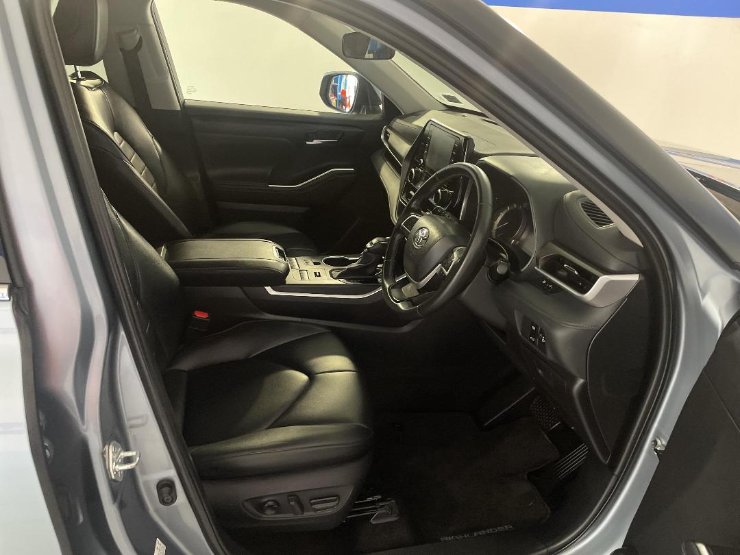 Photo '16' of Toyota Highlander Photo '16' of Toyota Highlander