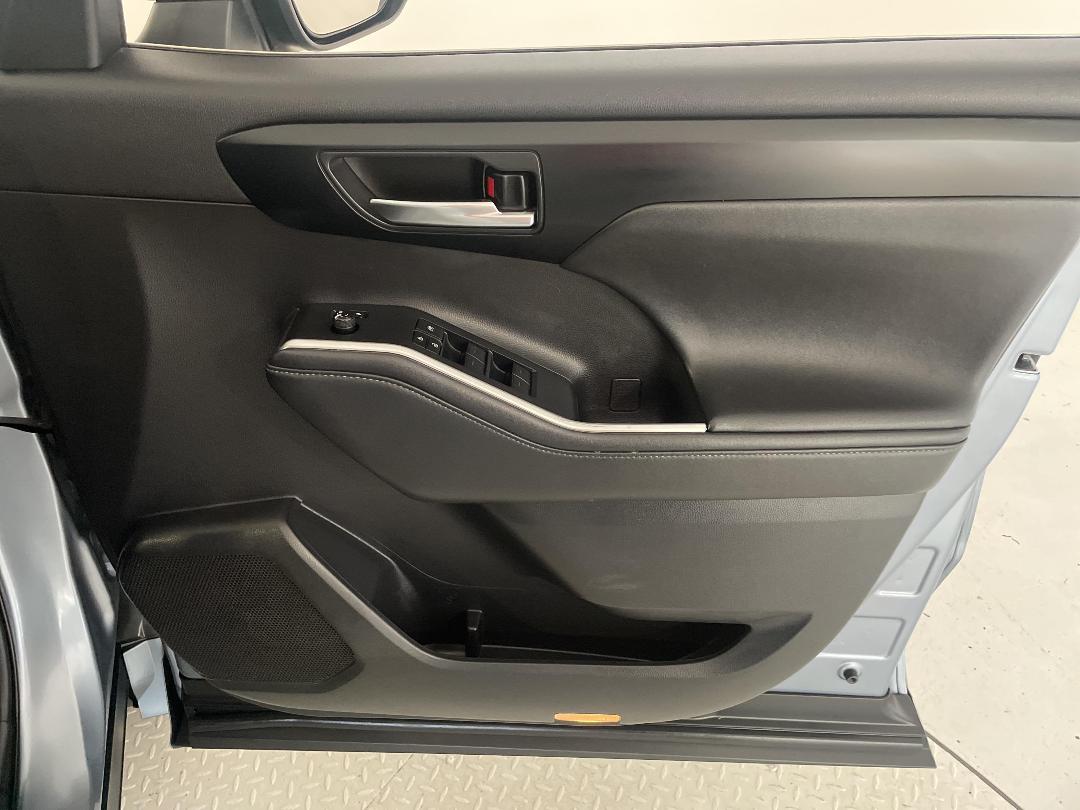 Photo '15' of Toyota Highlander Photo '15' of Toyota Highlander