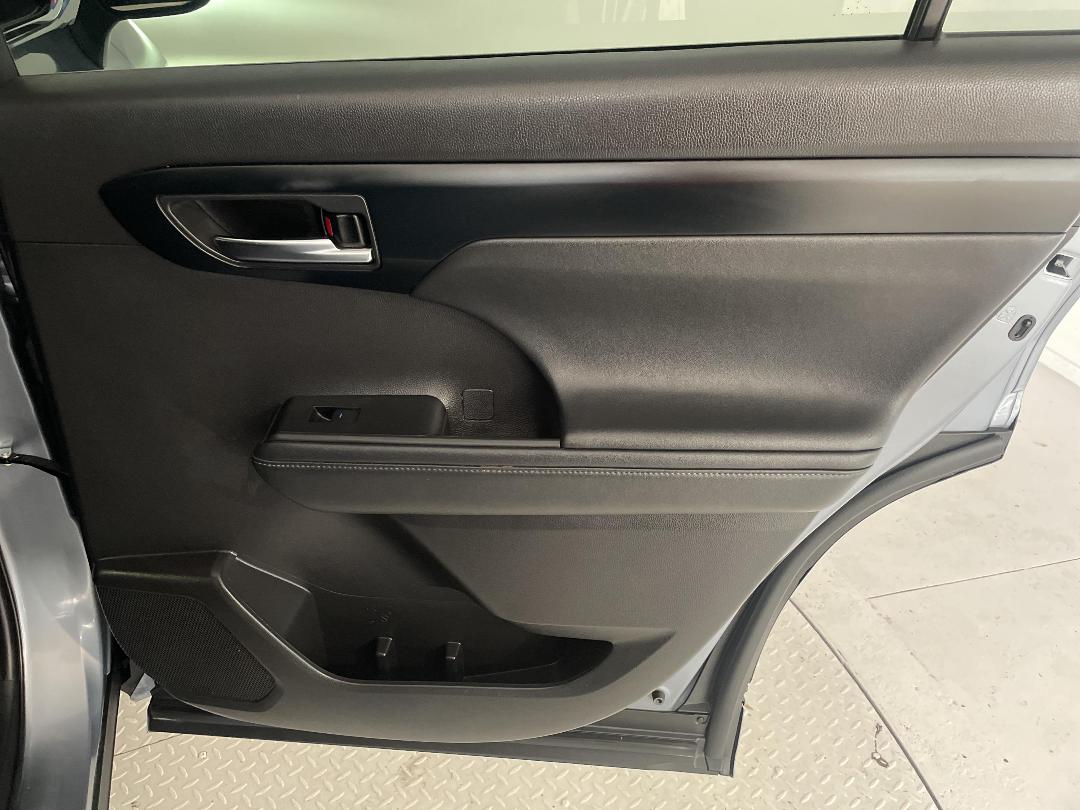 Photo '19' of Toyota Highlander Photo '19' of Toyota Highlander