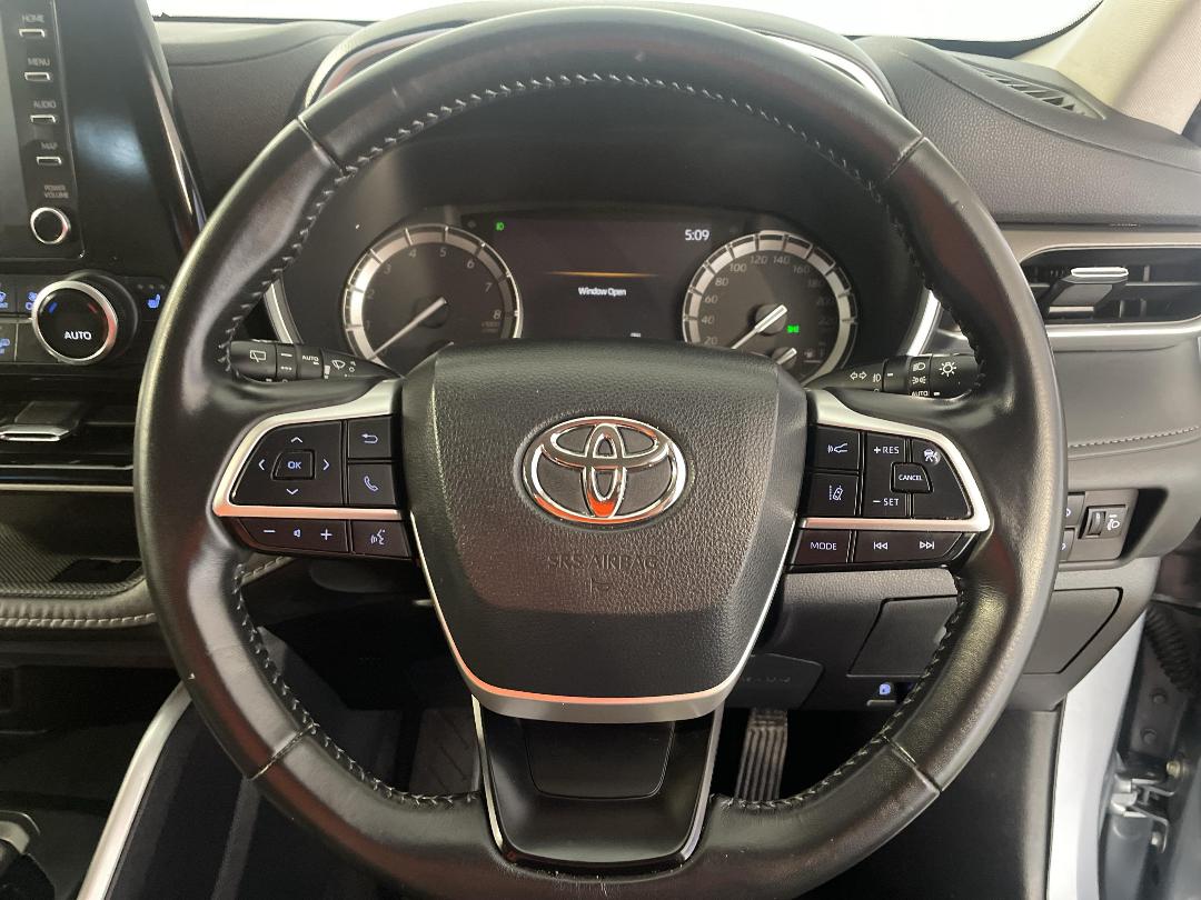 Photo '28' of Toyota Highlander Photo '28' of Toyota Highlander