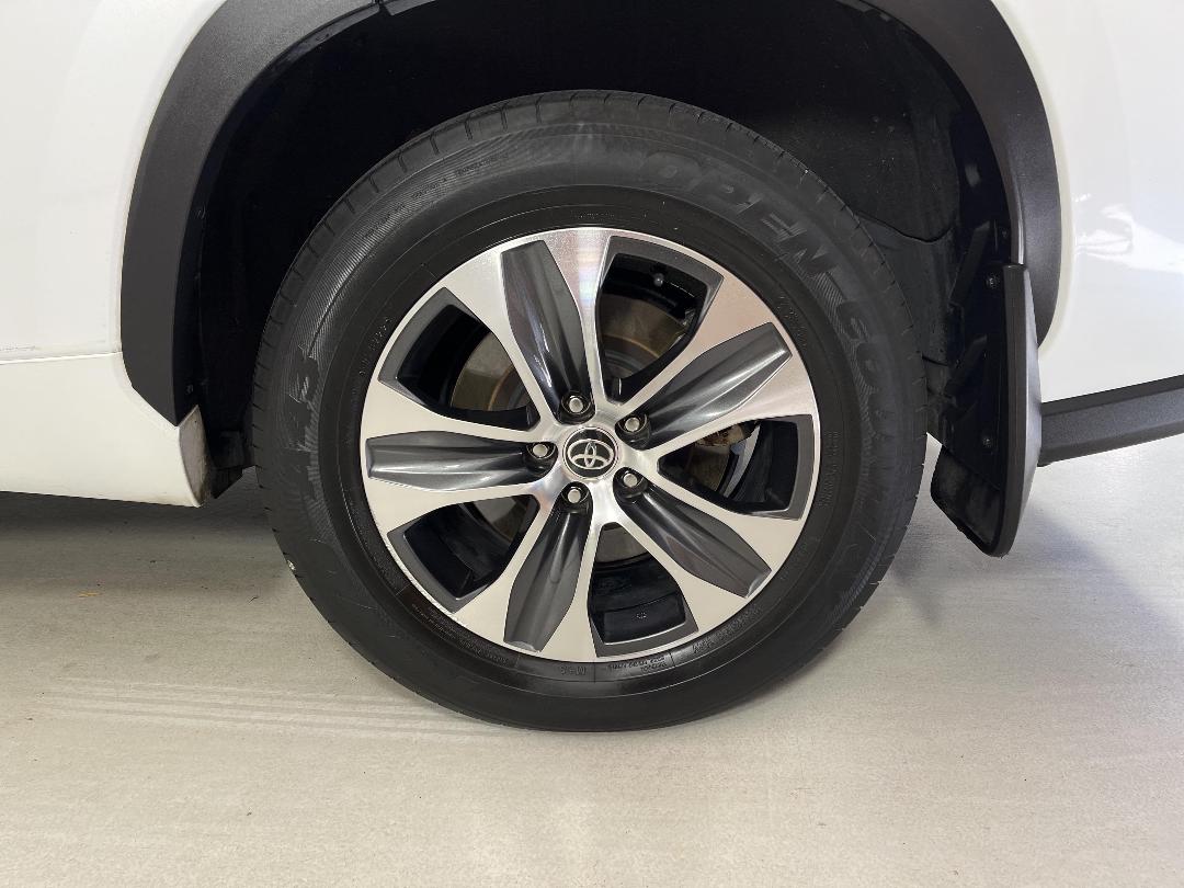 Photo '11' of Toyota Highlander