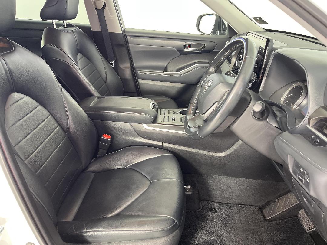 Photo '16' of Toyota Highlander