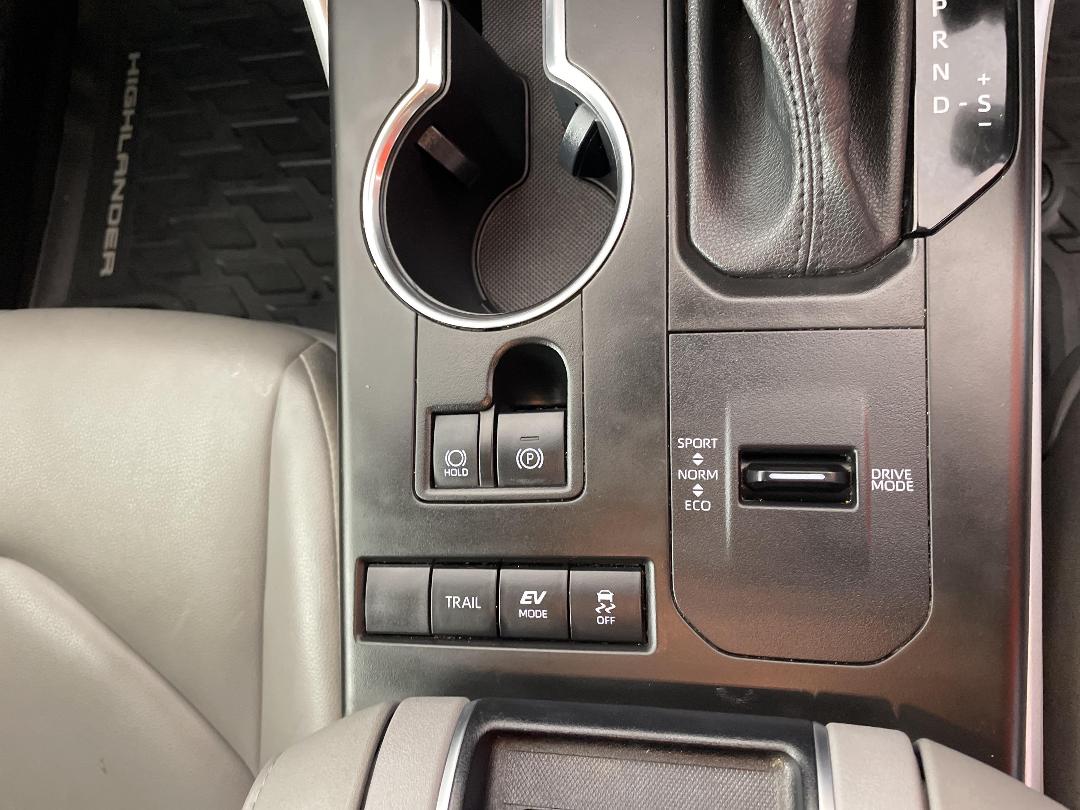 Photo '28' of Toyota Highlander