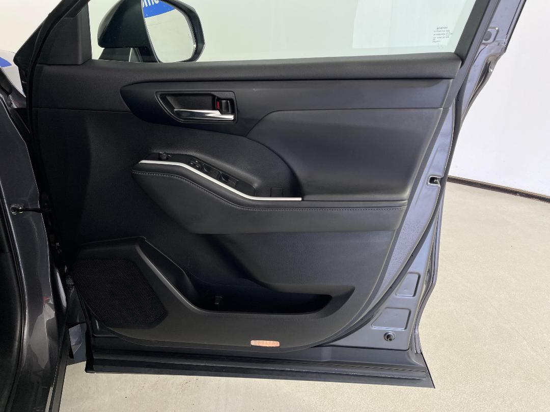 Photo '15' of Toyota Highlander Photo '15' of Toyota Highlander