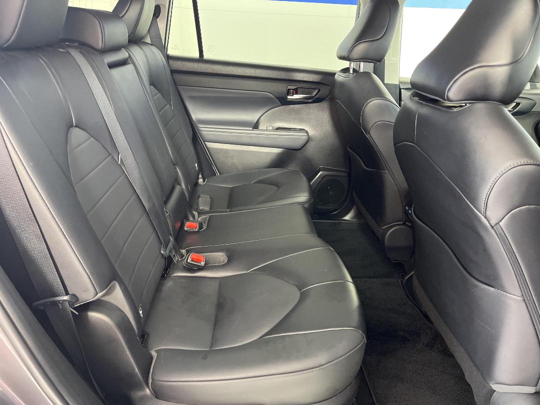 Photo '20' of Toyota Highlander Photo '20' of Toyota Highlander