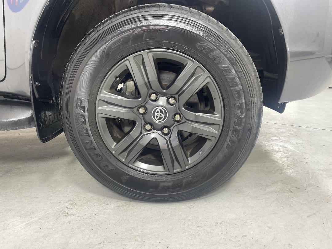 Photo '9' of Toyota Hilux