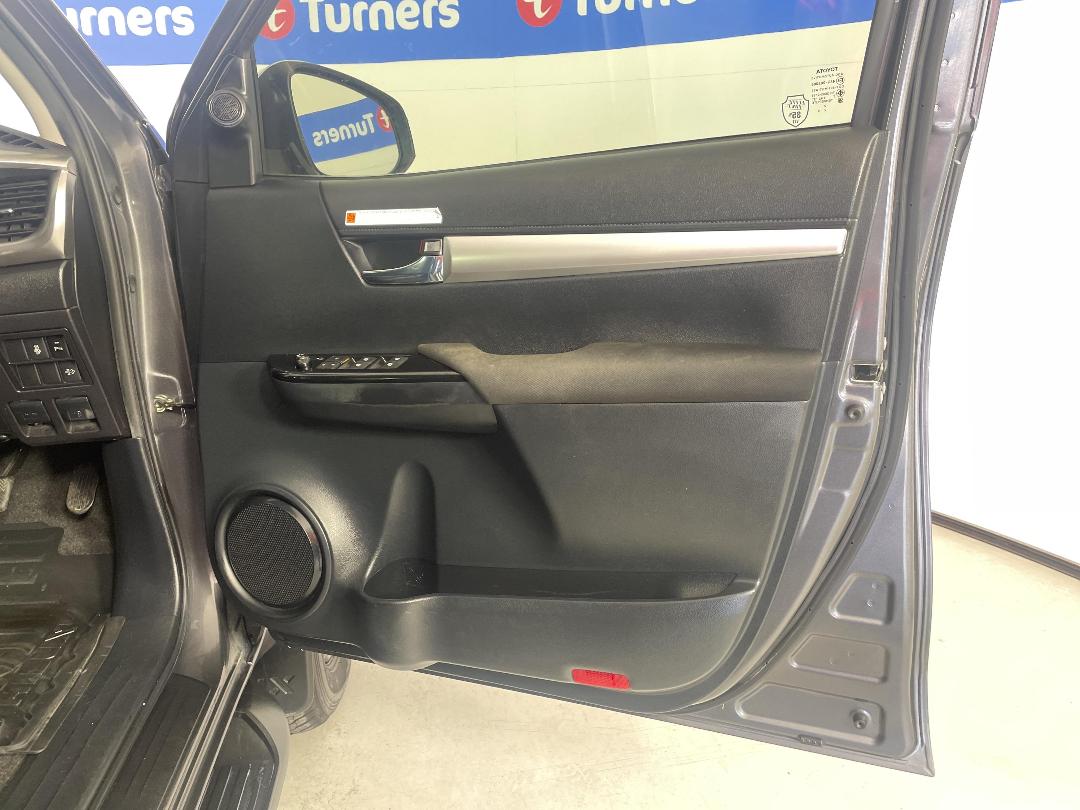 Photo '15' of Toyota Hilux