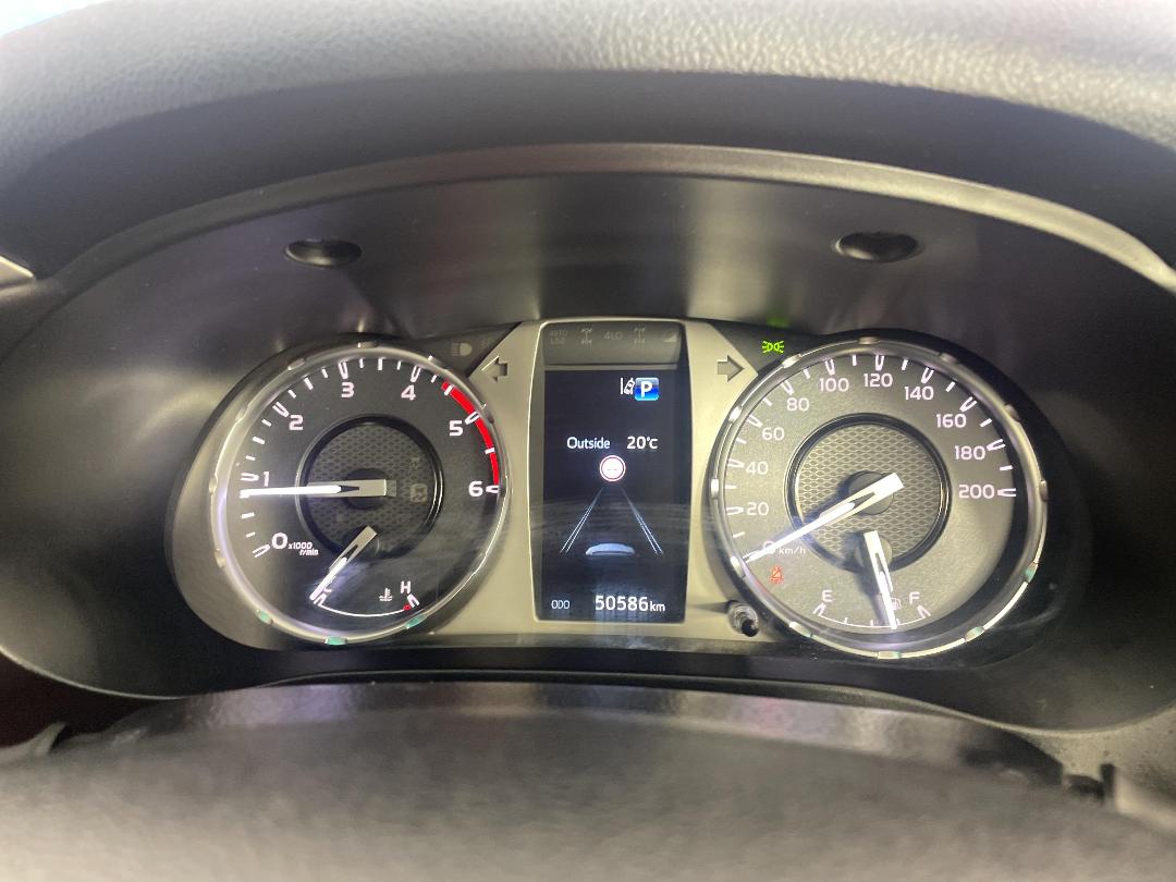 Photo '21' of Toyota Hilux