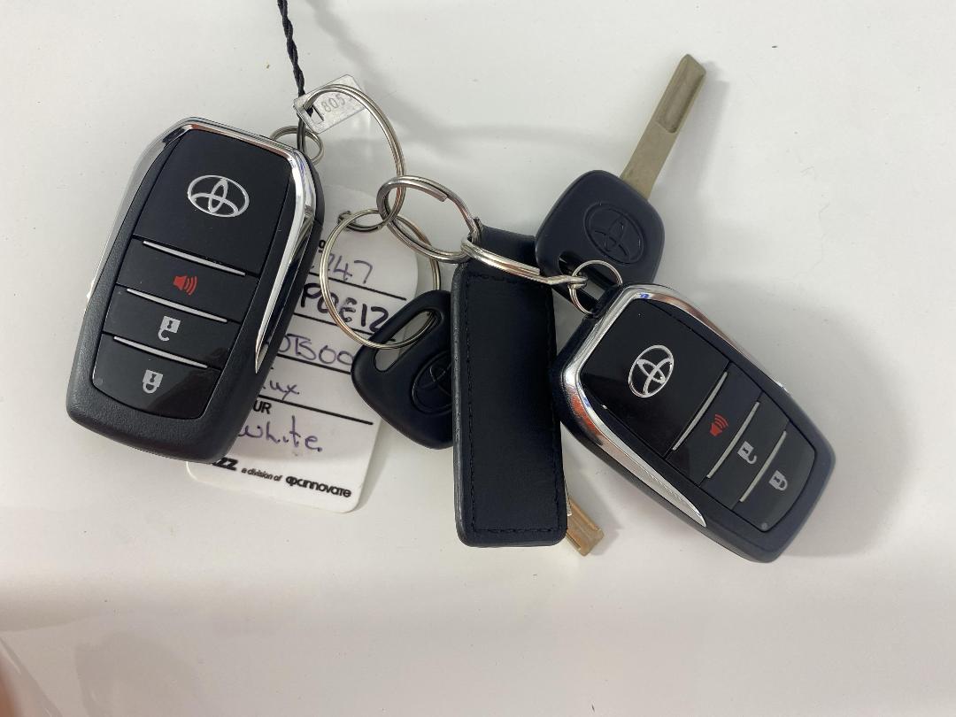 Photo '22' of Toyota Hilux