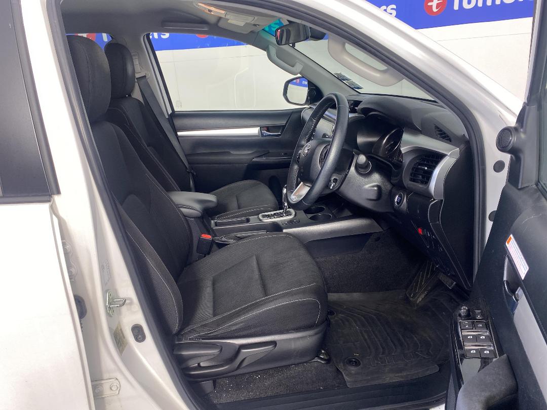 Photo '16' of Toyota Hilux