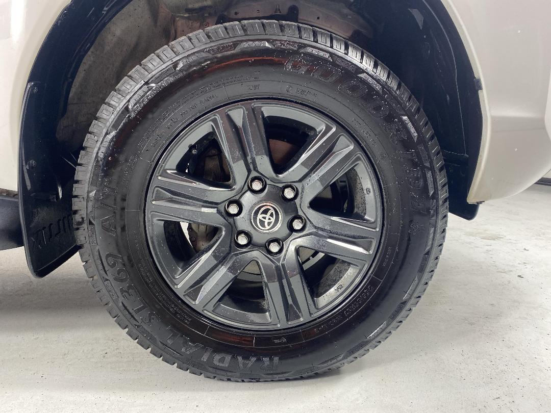 Photo '9' of Toyota Hilux