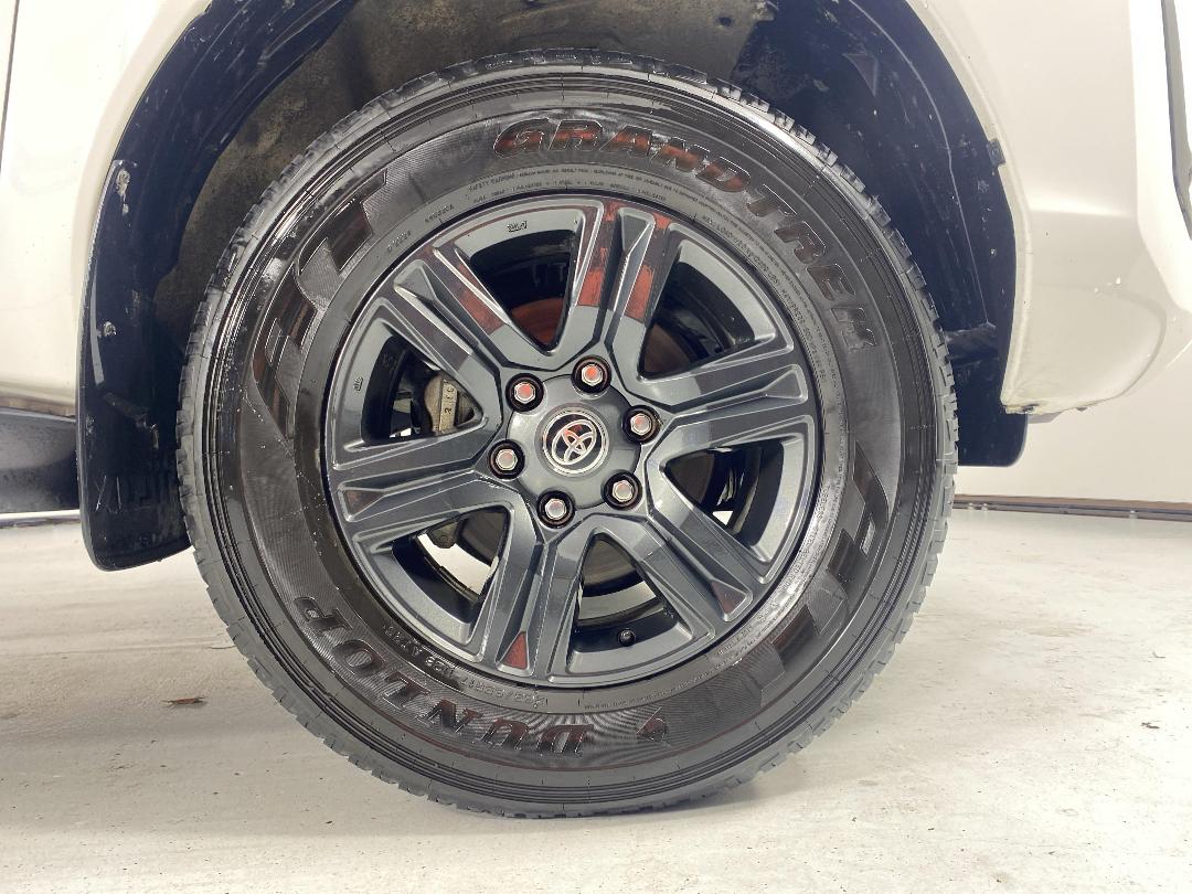 Photo '9' of Toyota Hilux