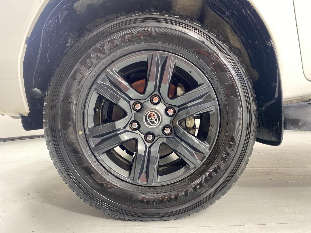 Photo '10' of Toyota Hilux