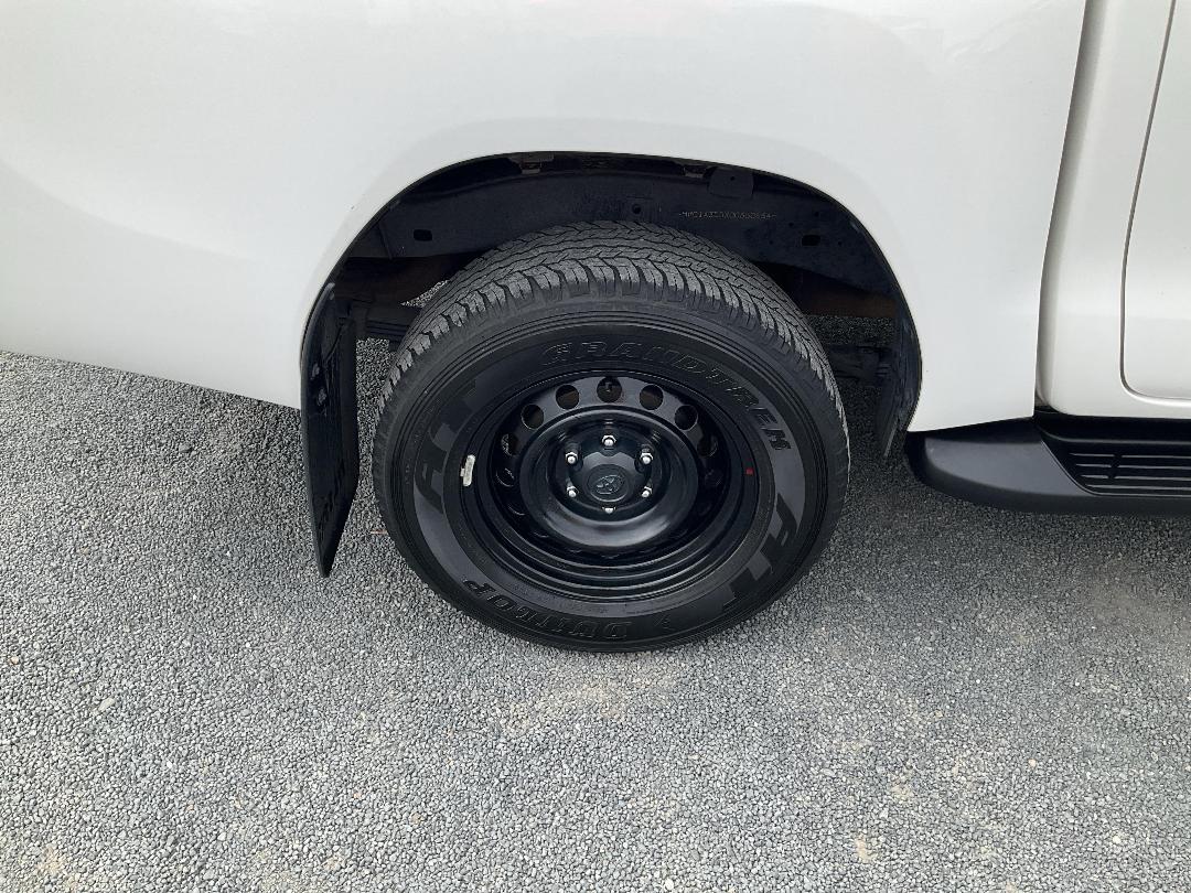 Photo '12' of Toyota Hilux