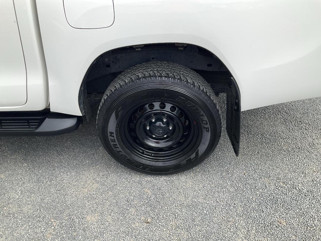 Photo '11' of Toyota Hilux