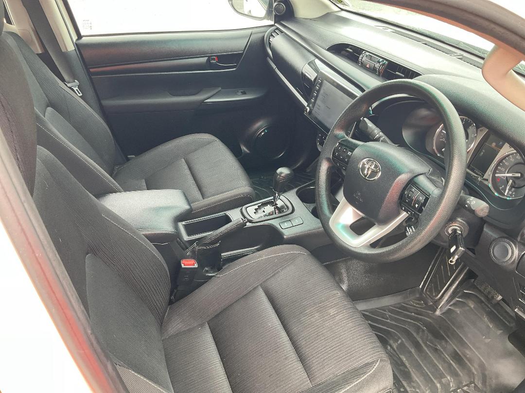 Photo '16' of Toyota Hilux