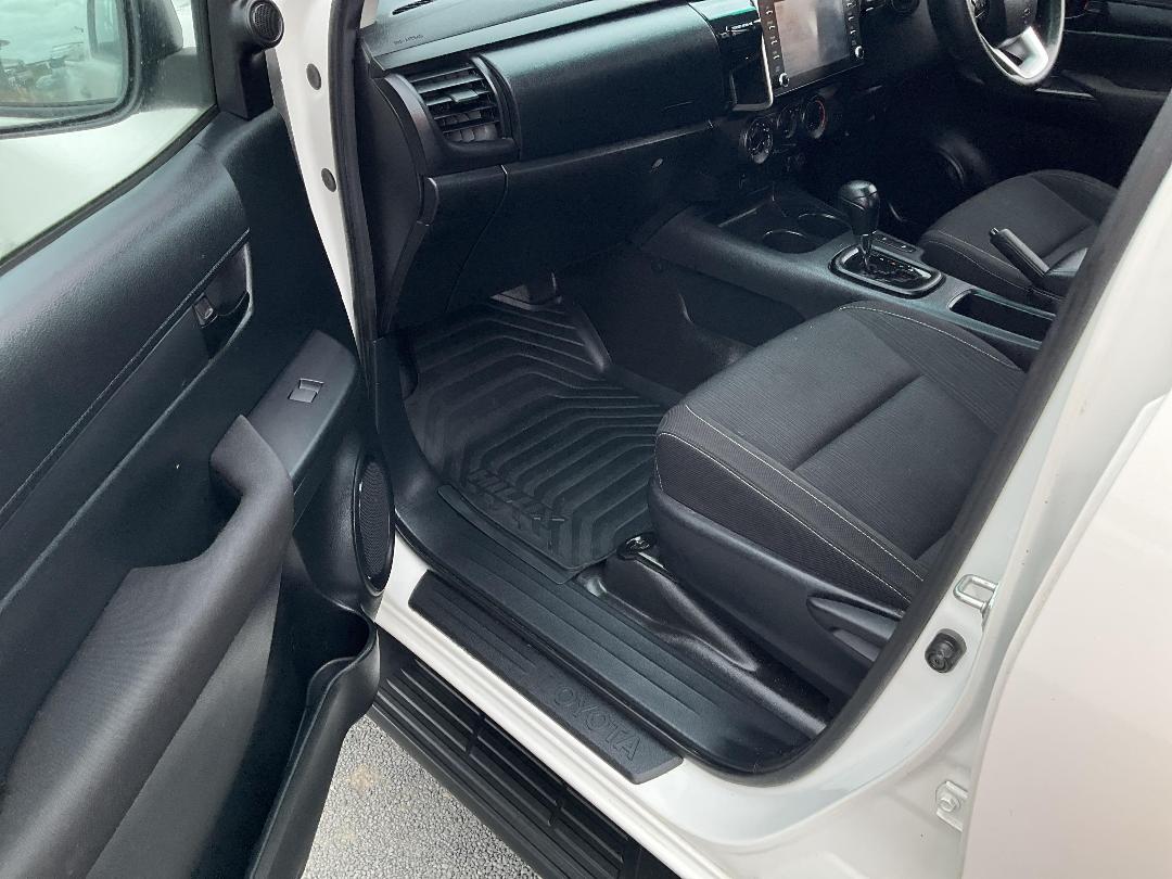 Photo '24' of Toyota Hilux