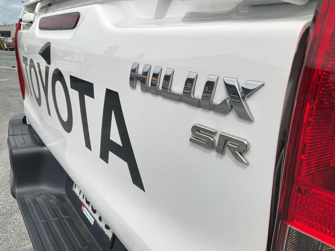 Photo '33' of Toyota Hilux