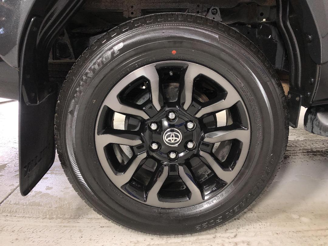 Photo '12' of Toyota Hilux