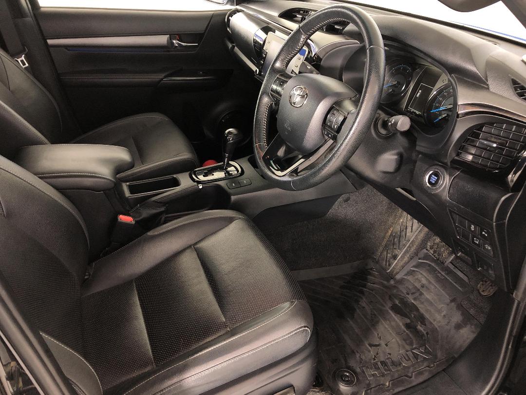 Photo '16' of Toyota Hilux