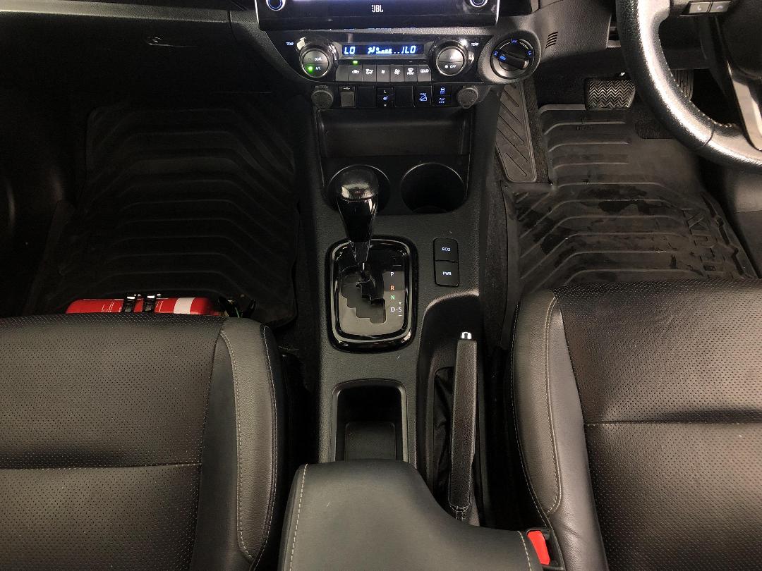 Photo '18' of Toyota Hilux