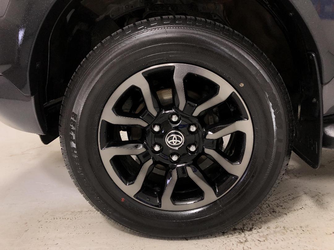 Photo '10' of Toyota Hilux