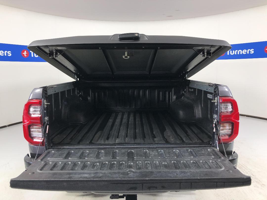 Photo '14' of Toyota Hilux