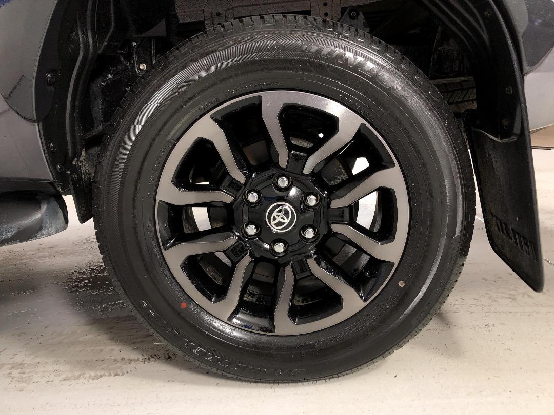 Photo '11' of Toyota Hilux