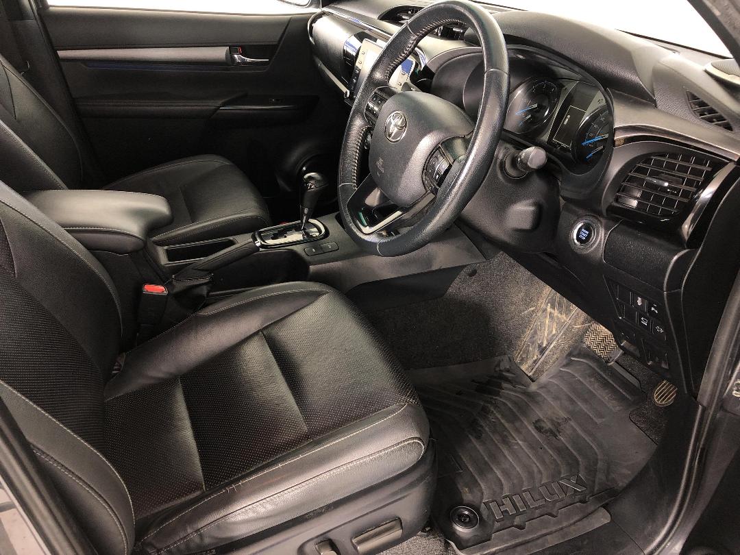 Photo '16' of Toyota Hilux