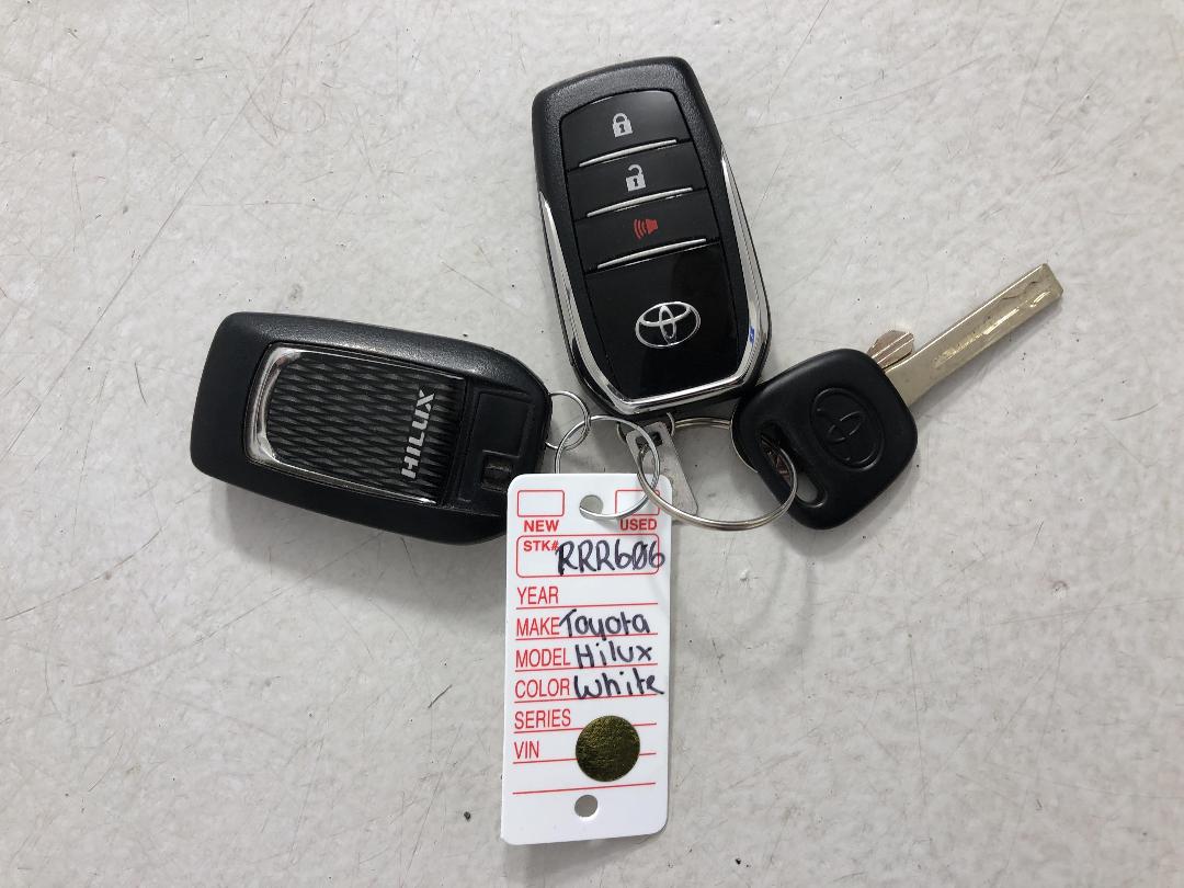 Photo '22' of Toyota Hilux