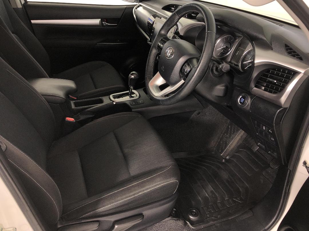 Photo '16' of Toyota Hilux