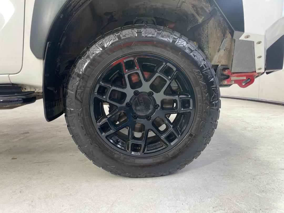 Photo '9' of Toyota Hilux