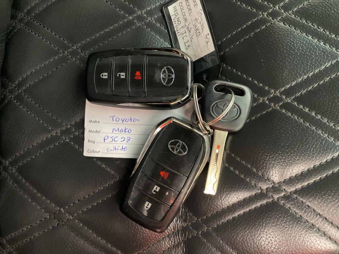 Photo '22' of Toyota Hilux