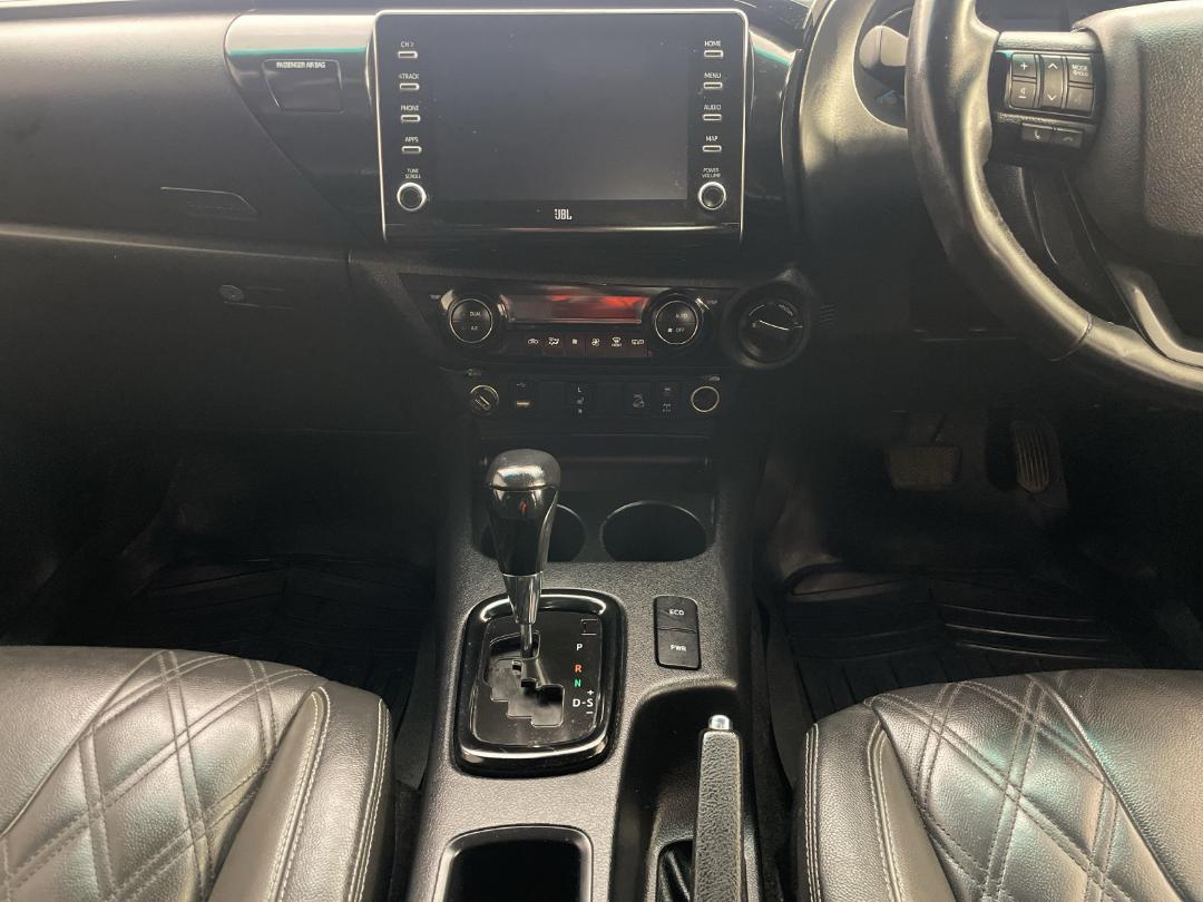 Photo '18' of Toyota Hilux