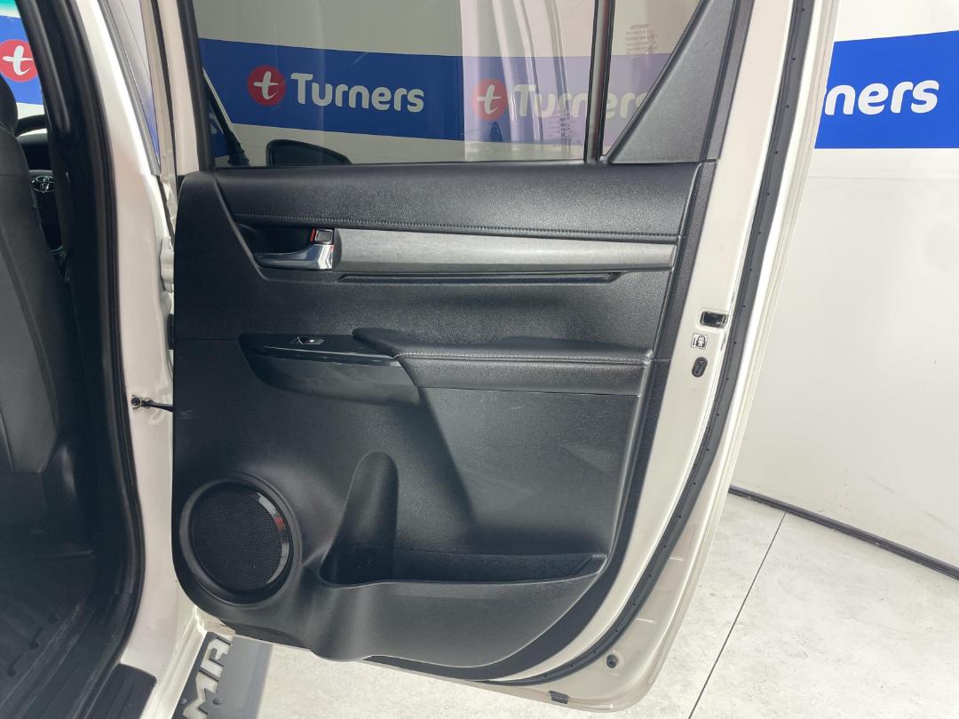 Photo '19' of Toyota Hilux