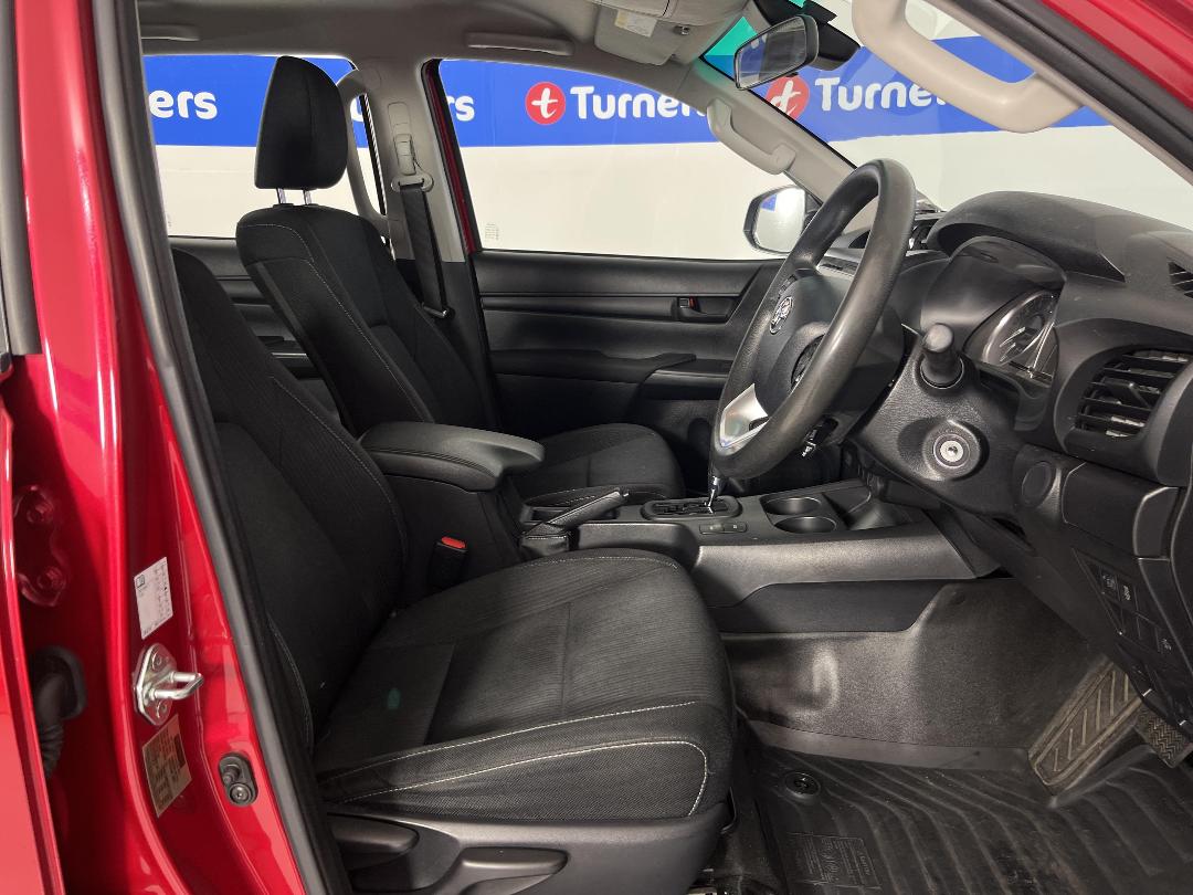 Photo '15' of Toyota Hilux Photo '15' of Toyota Hilux