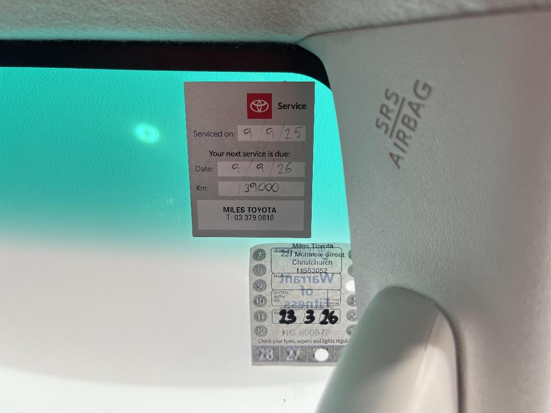 Photo '33' of Toyota Hilux Photo '33' of Toyota Hilux