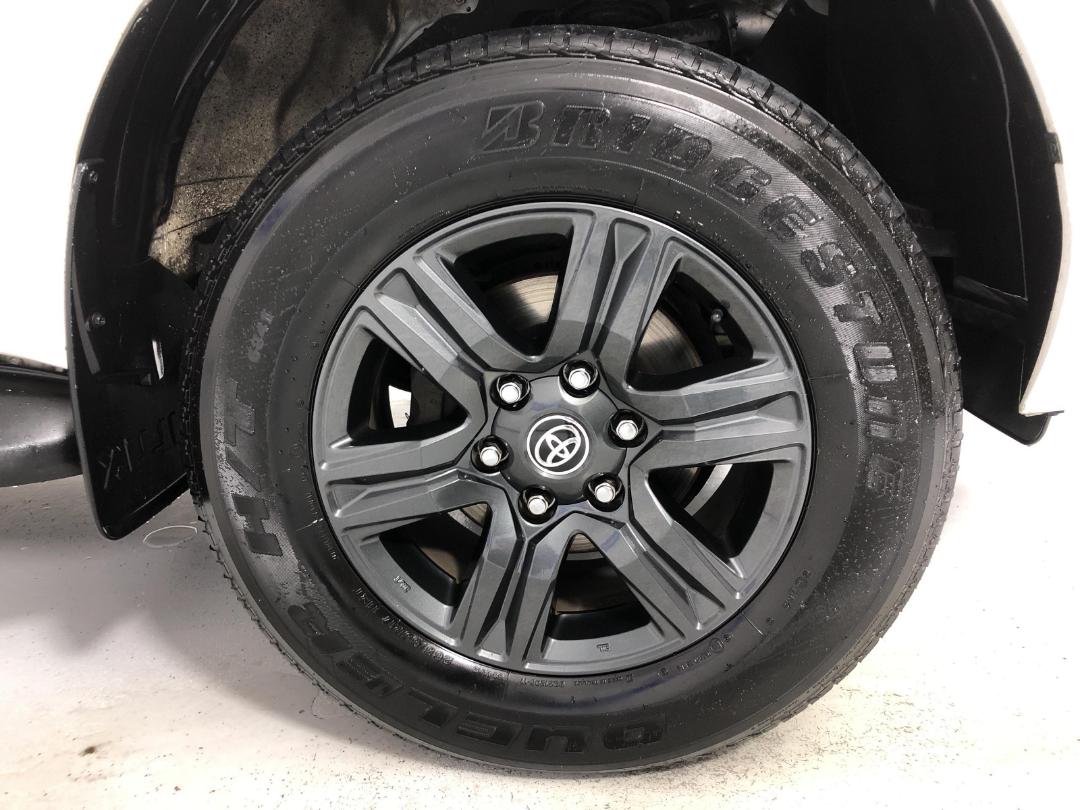 Photo '9' of Toyota Hilux